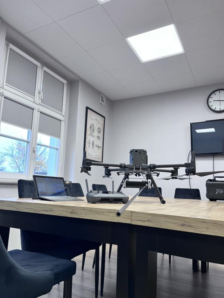 Zdjęcie w galerii na portalu naszwodzislaw.com: Radlin uzbrojony w broń na trucicieli wiadomości z regionu