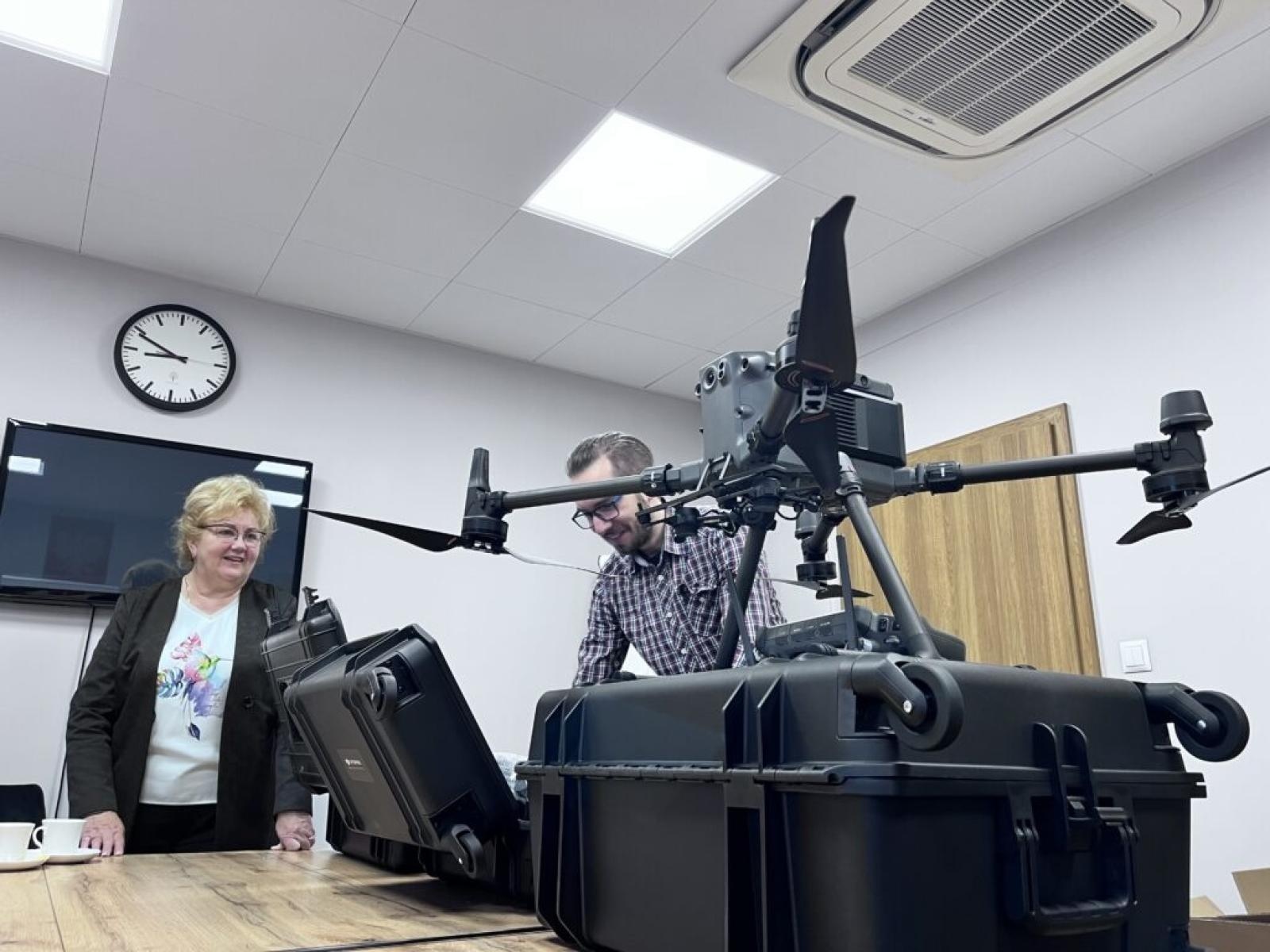 Zdjęcie w galerii na portalu naszwodzislaw.com: Radlin uzbrojony w broń na trucicieli wiadomości z regionu