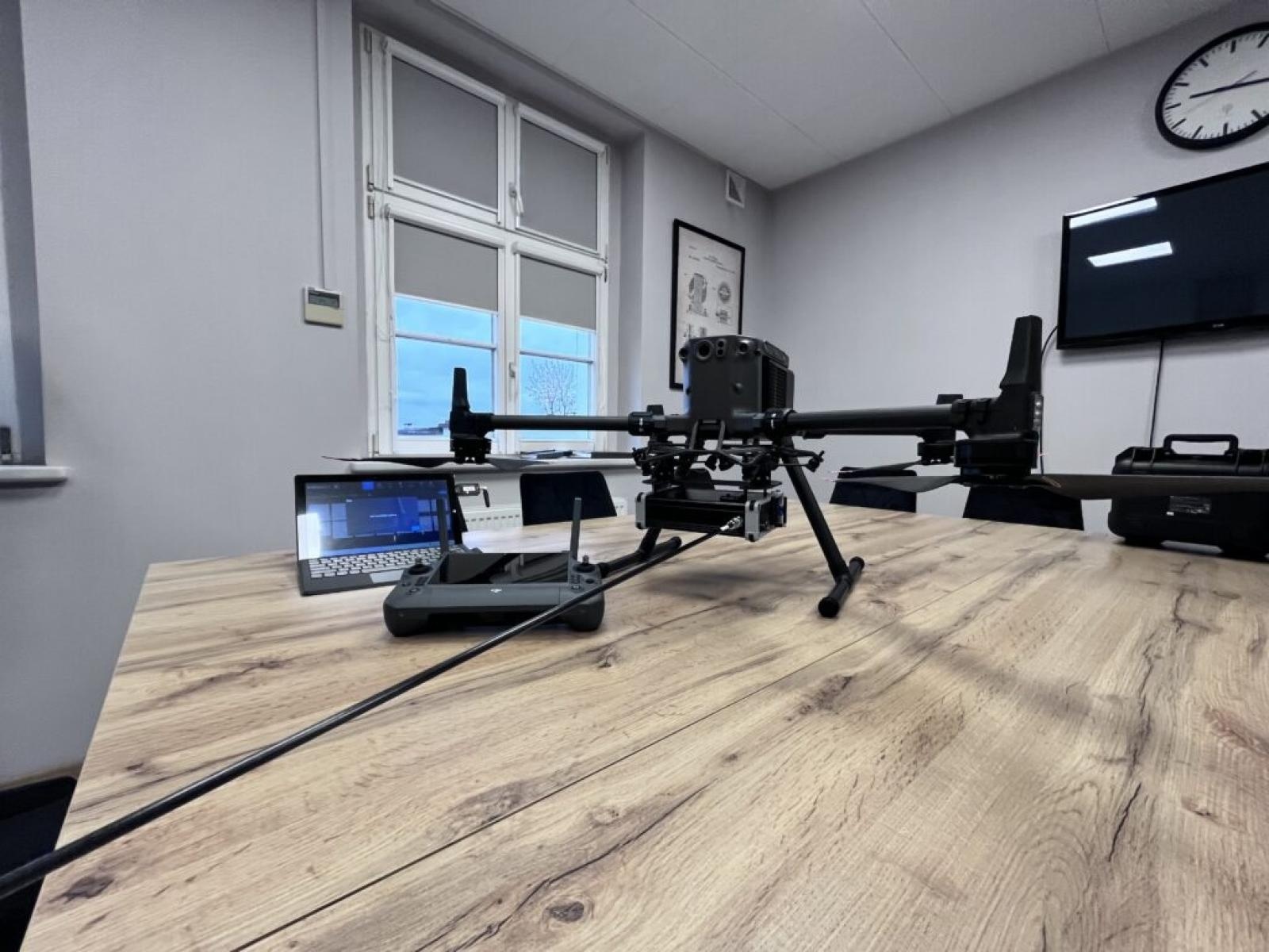 Zdjęcie w galerii na portalu naszwodzislaw.com: Radlin uzbrojony w broń na trucicieli wiadomości z regionu