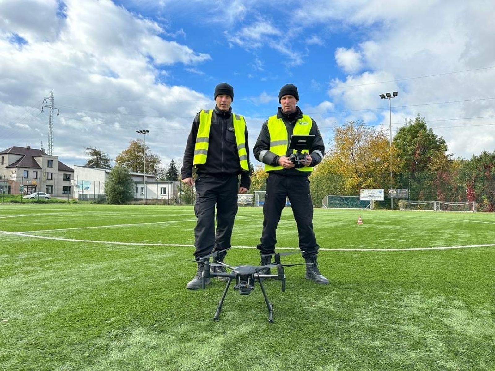 Zdjęcie w galerii na portalu naszwodzislaw.com: Radlin uzbrojony w broń na trucicieli wiadomości z regionu