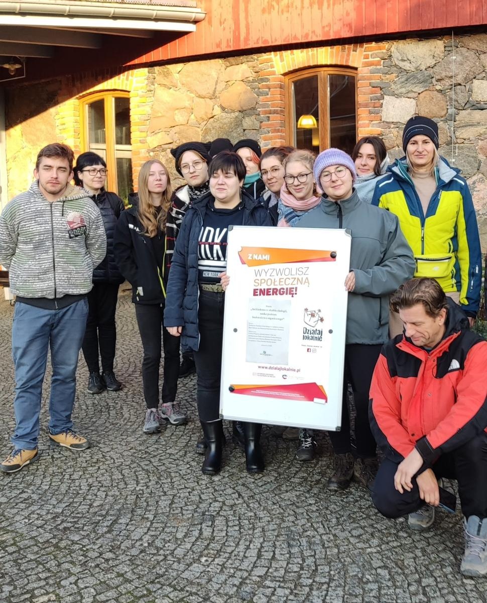 Zdjęcie w galerii na portalu naszwodzislaw.com: Architektura w służbie ekologii - nauka podstaw budownictwa organicznego wiadomości z regionu