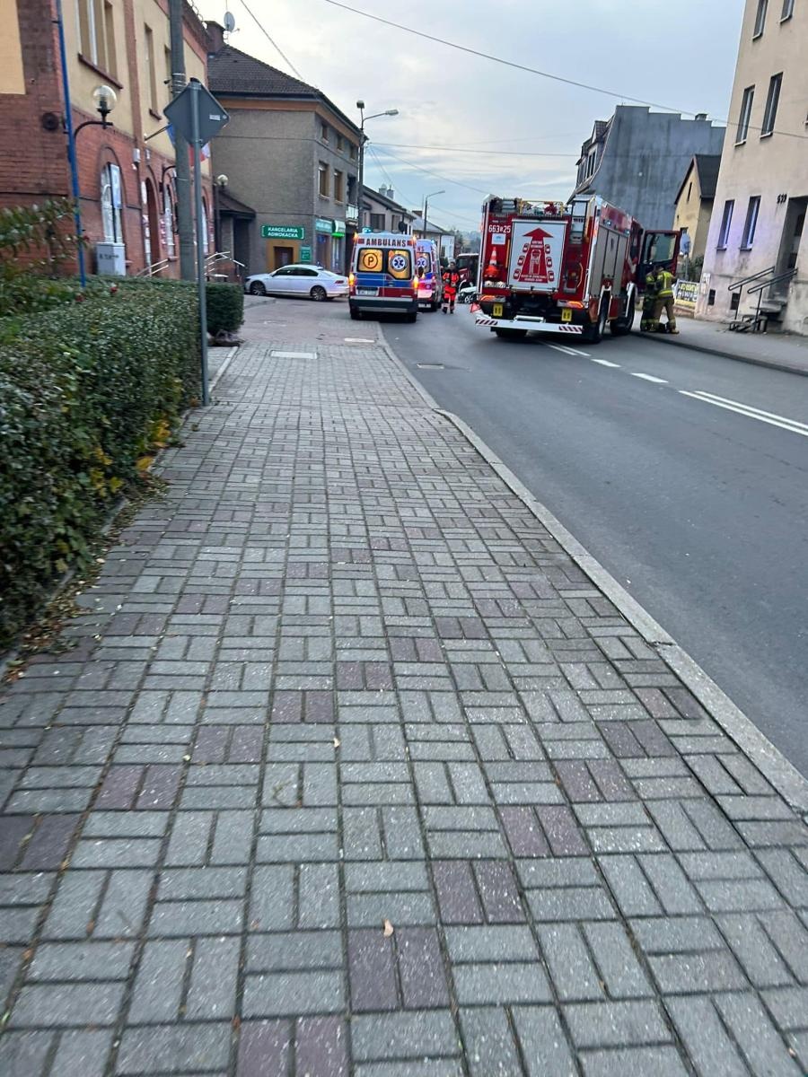 Zdjęcie w galerii na portalu naszwodzislaw.com: Czołowe zderzenie skody i dacii w Pszowie wiadomości z regionu