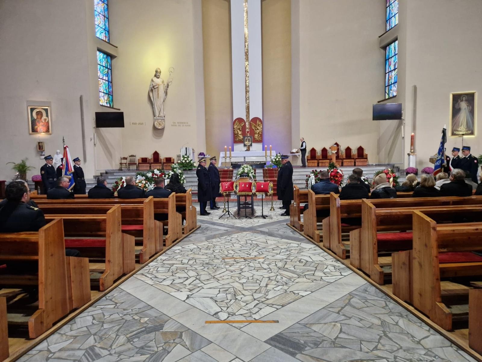 Zdjęcie w galerii na portalu naszwodzislaw.com: Ostatnie pożegnanie byłego zastępcy komendanta wodzisławskich strażaków wiadomości z regionu