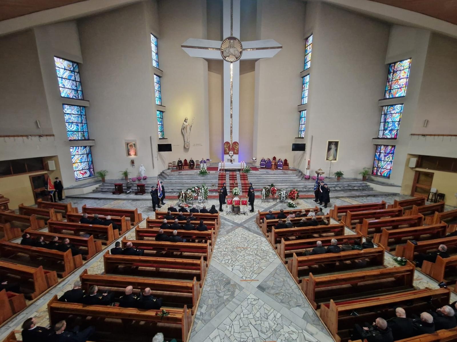 Zdjęcie w galerii na portalu naszwodzislaw.com: Ostatnie pożegnanie byłego zastępcy komendanta wodzisławskich strażaków wiadomości z regionu