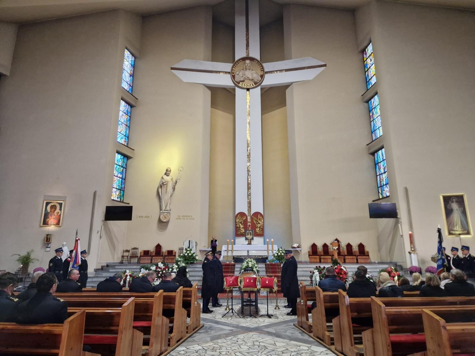 Zdjęcie w galerii na portalu naszwodzislaw.com: Ostatnie pożegnanie byłego zastępcy komendanta wodzisławskich strażaków wiadomości z regionu