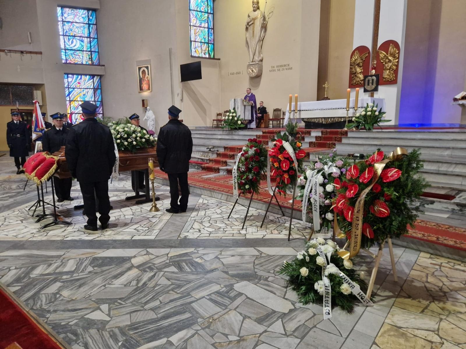 Zdjęcie w galerii na portalu naszwodzislaw.com: Ostatnie pożegnanie byłego zastępcy komendanta wodzisławskich strażaków wiadomości z regionu