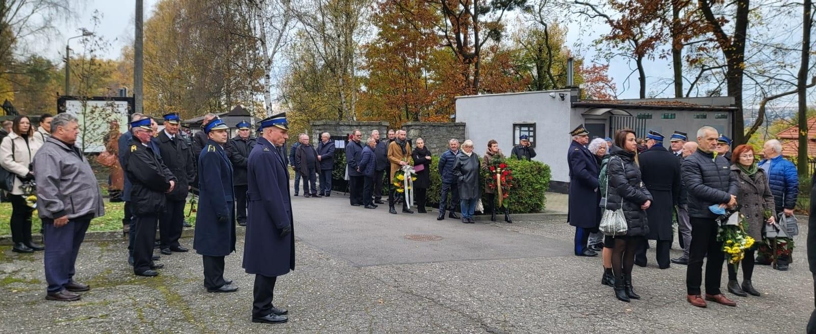 Zdjęcie w galerii na portalu naszwodzislaw.com: Ostatnie pożegnanie byłego zastępcy komendanta wodzisławskich strażaków wiadomości z regionu