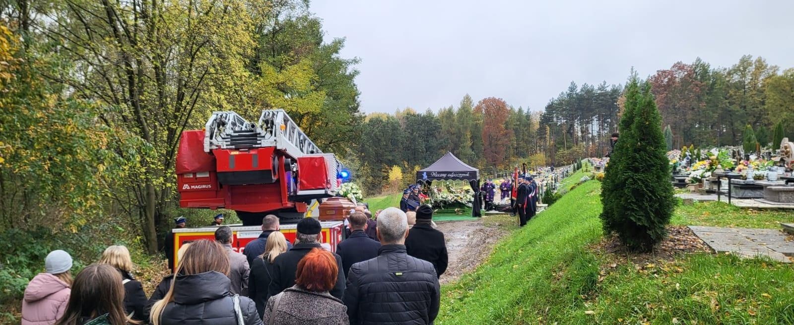 Zdjęcie w galerii na portalu naszwodzislaw.com: Ostatnie pożegnanie byłego zastępcy komendanta wodzisławskich strażaków wiadomości z regionu