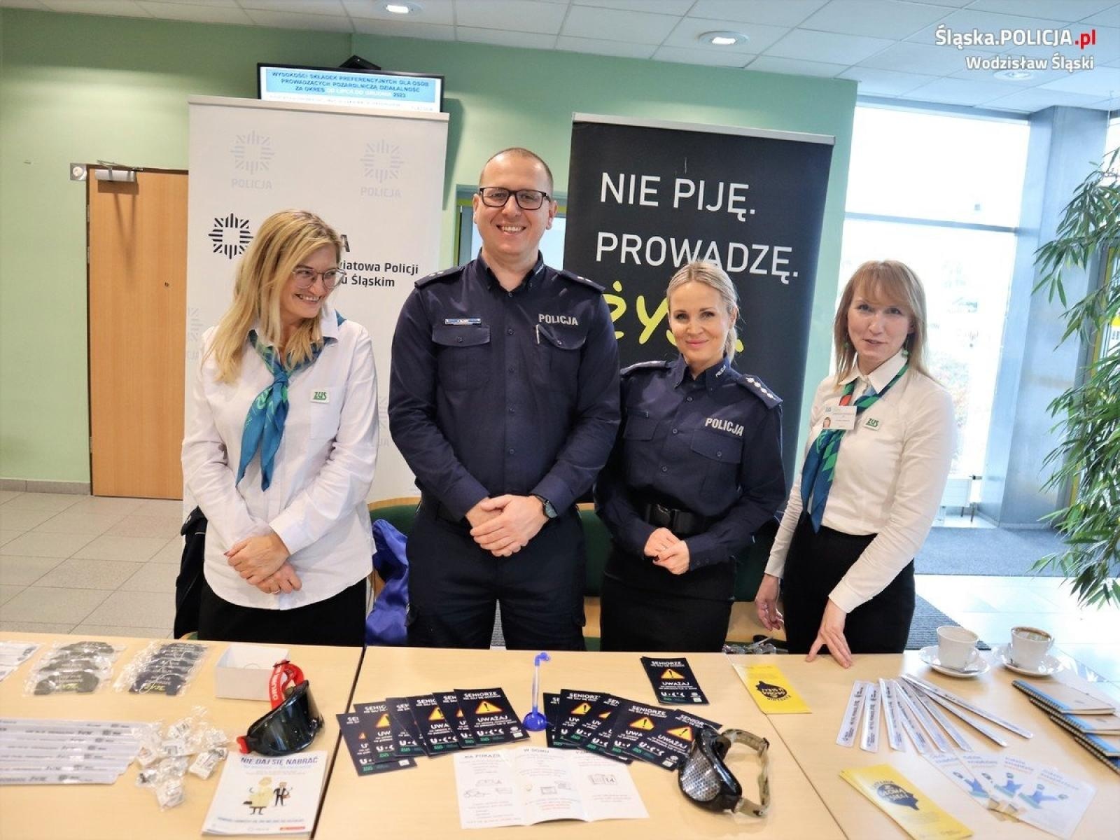 Zdjęcie w galerii na portalu naszwodzislaw.com: Akcja profilaktyczna policji w wodzisławskim ZUS wiadomości z regionu