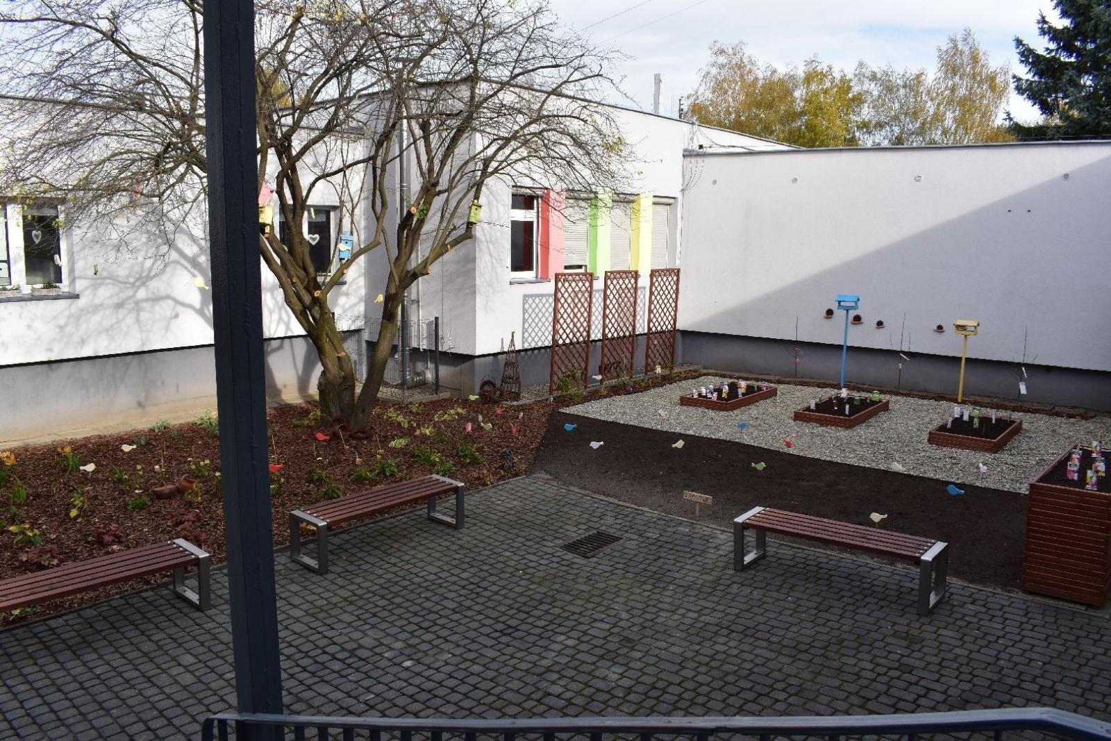 Zdjęcie w galerii na portalu naszwodzislaw.com: Ogród Zmysłów. Przy ZPSWR powstała ekopracownia pod chmurką [FOTO] wiadomości z regionu