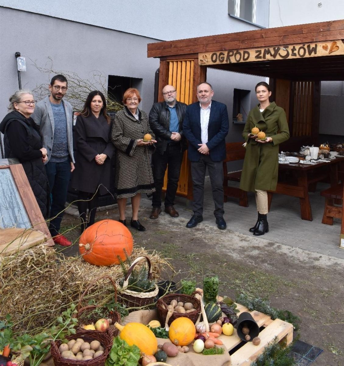 Zdjęcie w galerii na portalu naszwodzislaw.com: Ogród Zmysłów. Przy ZPSWR powstała ekopracownia pod chmurką [FOTO] wiadomości z regionu