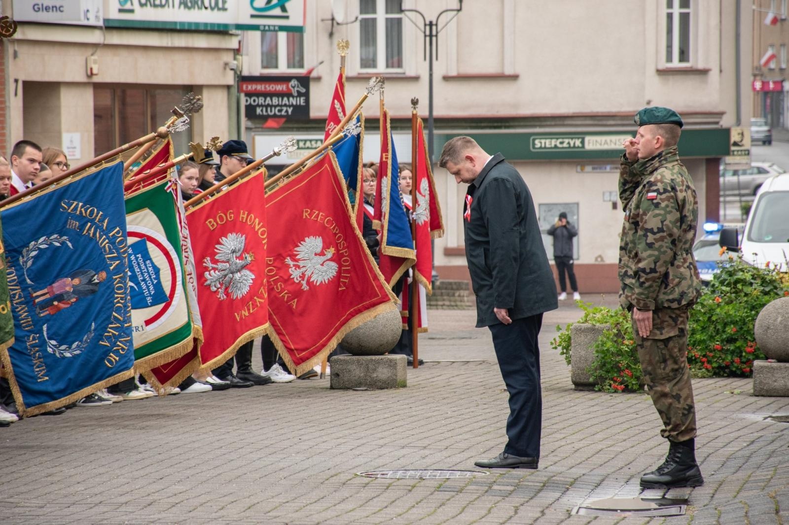 Zdjęcie w galerii na portalu naszwodzislaw.com: Obchody 11 listopada w Wodzisławiu Śląskim [FOTO] wiadomości z regionu