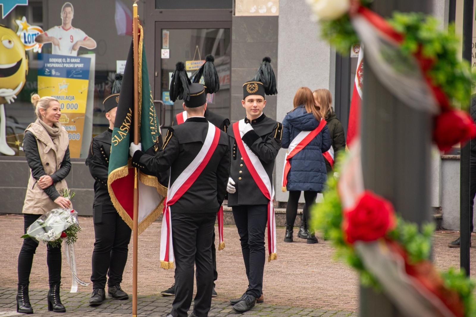 Zdjęcie w galerii na portalu naszwodzislaw.com: Obchody 11 listopada w Wodzisławiu Śląskim [FOTO] wiadomości z regionu