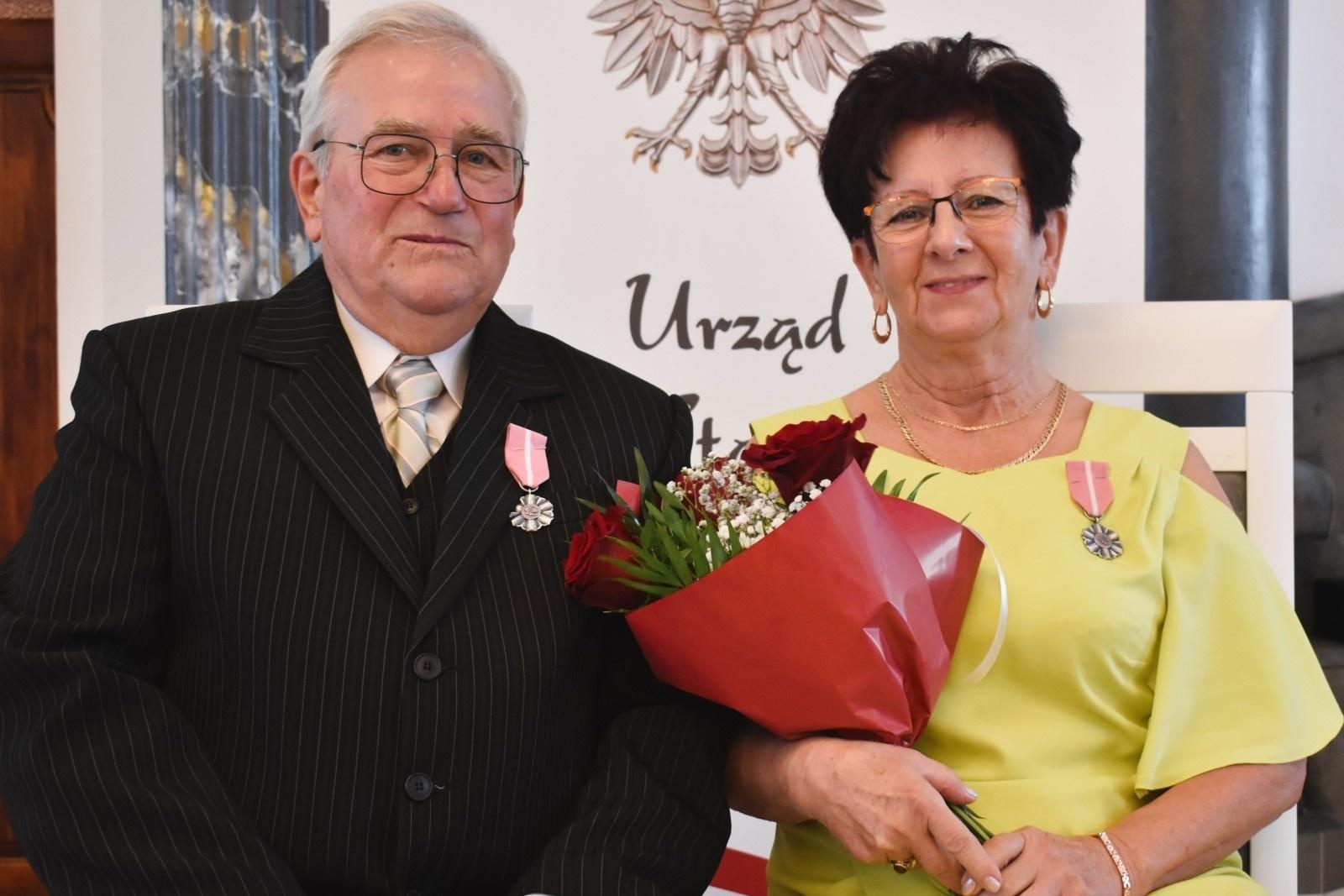 Zdjęcie w galerii na portalu naszwodzislaw.com: Gmina Godów. Małżeńscy jubilaci uhonorowani [FOTO] wiadomości z regionu