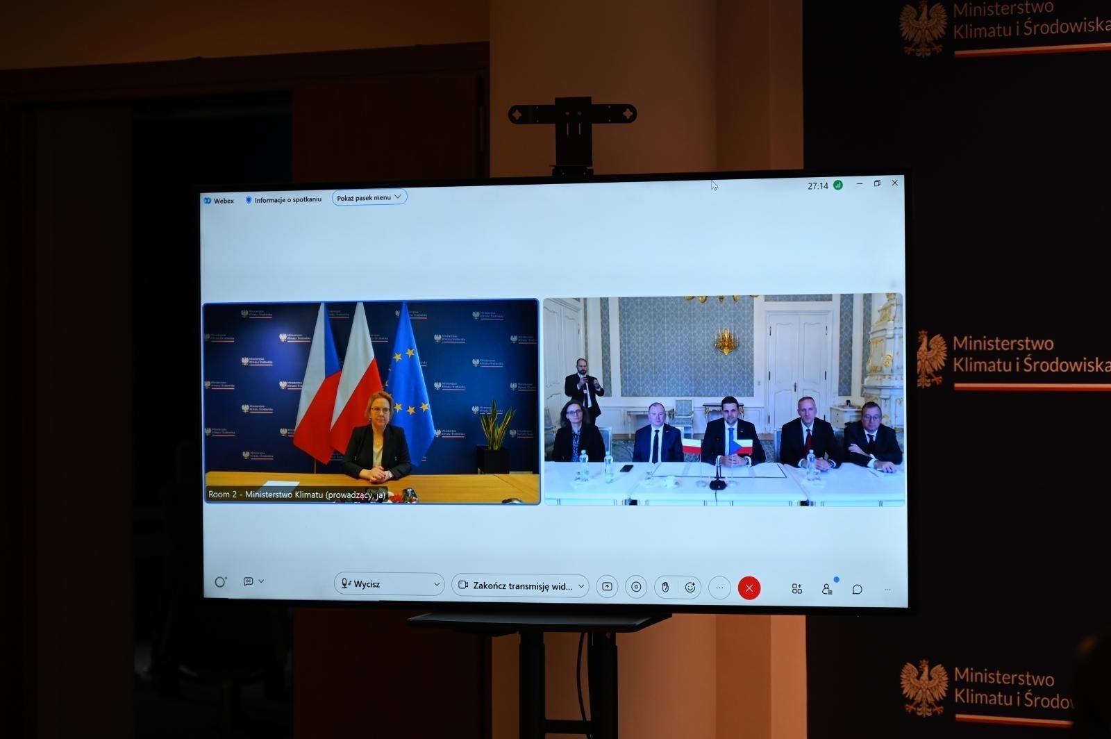 Zdjęcie w galerii na portalu naszwodzislaw.com: Polska i Czechy podpisały deklarację ws. zwalczania transgranicznego zanieczyszczania powietrza wiadomości z regionu