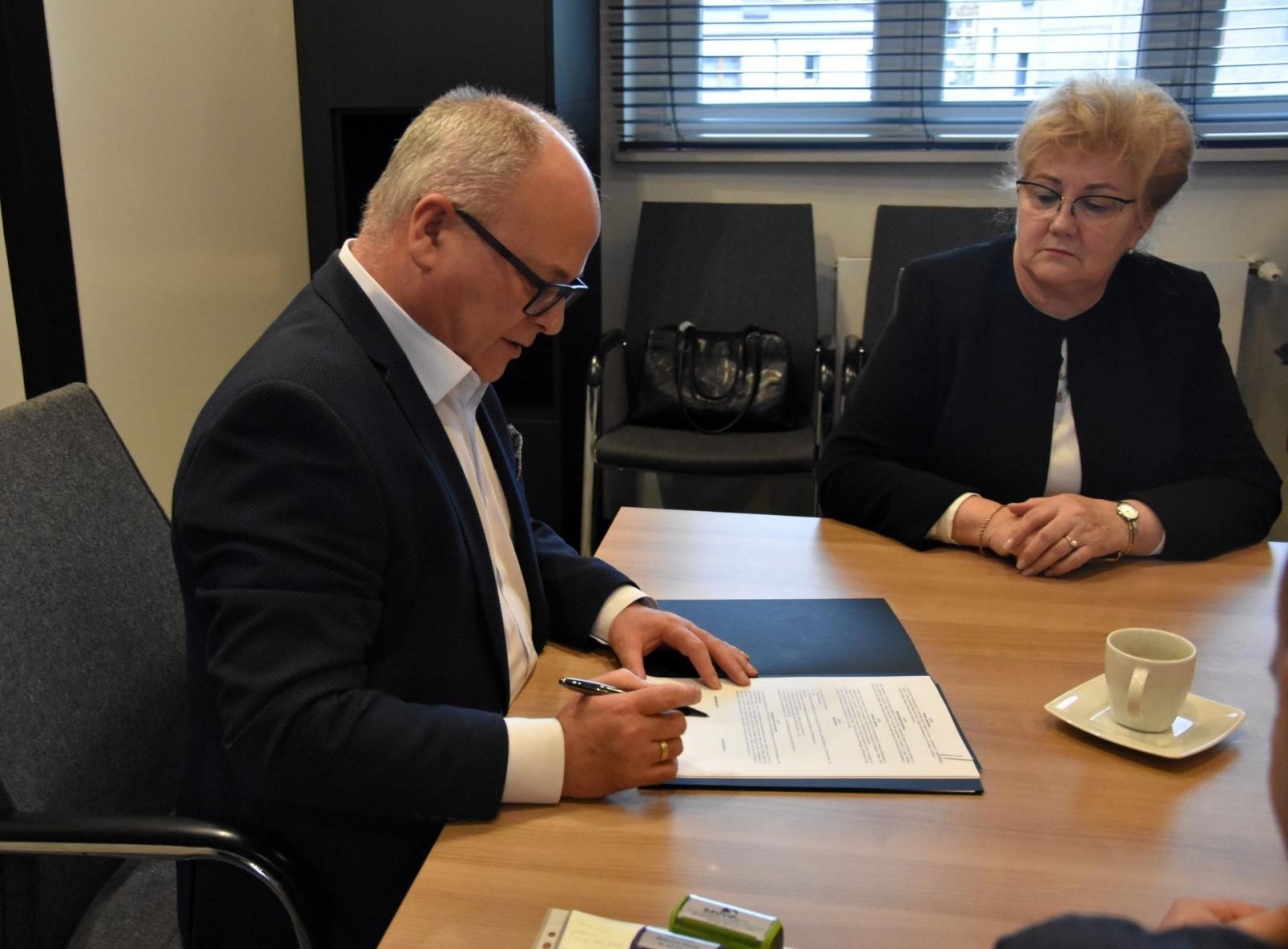 Zdjęcie w galerii na portalu naszwodzislaw.com: Rymera w Radlinie do remontu. Jest umowa z wykonawcą wiadomości z regionu