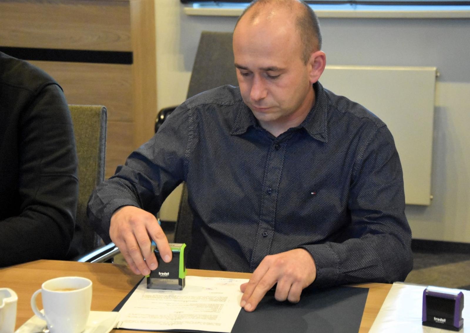 Zdjęcie w galerii na portalu naszwodzislaw.com: Ulicę Powstańców Śląskich w Syryni czeka modernizacja wiadomości z regionu