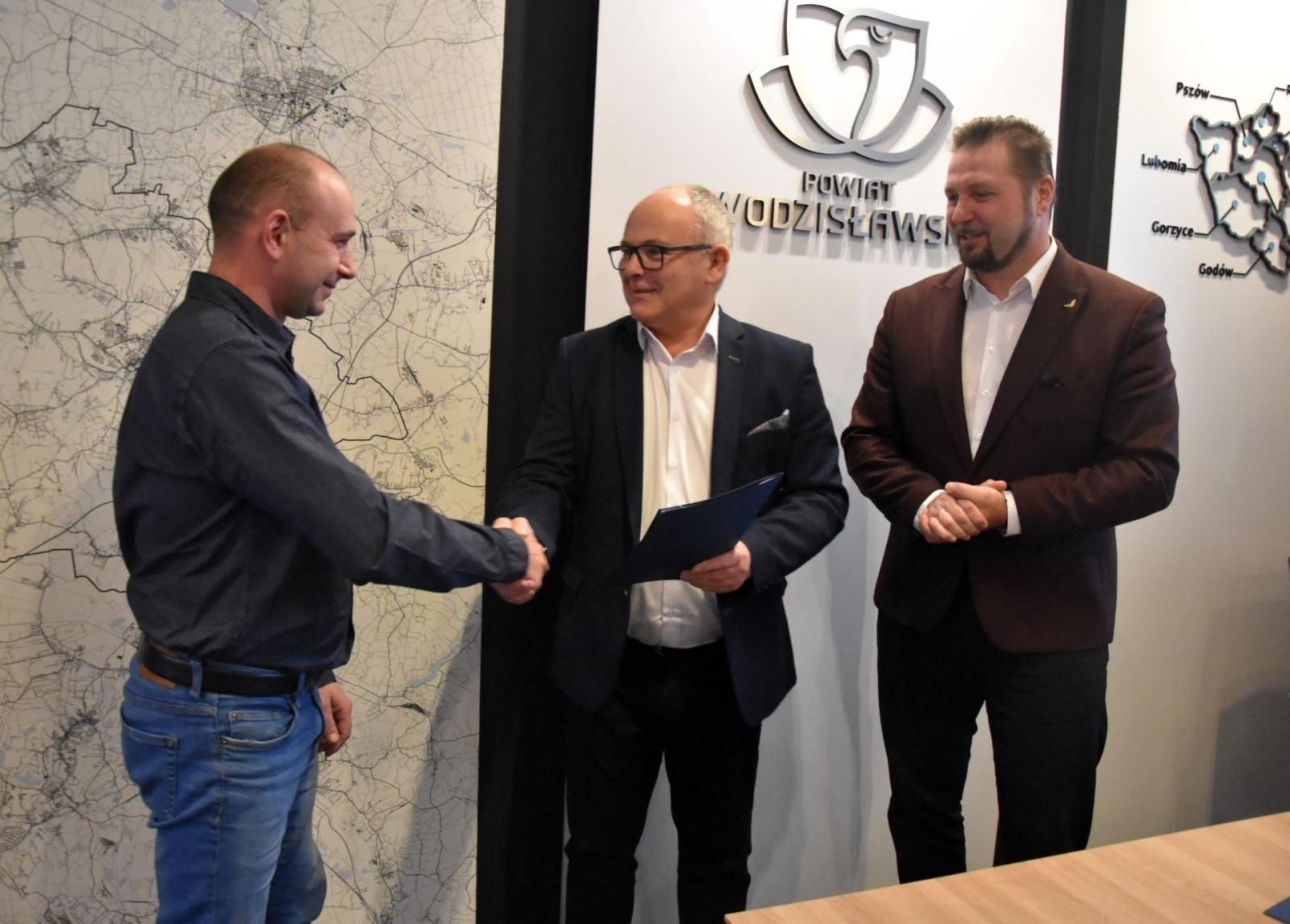 Zdjęcie w galerii na portalu naszwodzislaw.com: Ulicę Powstańców Śląskich w Syryni czeka modernizacja wiadomości z regionu