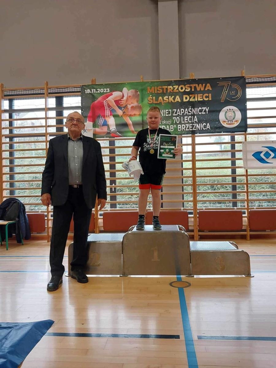 Zdjęcie w galerii na portalu naszwodzislaw.com: Udane mistrzostwa Śląska w zapasach dla Akademii Top Team wiadomości z regionu