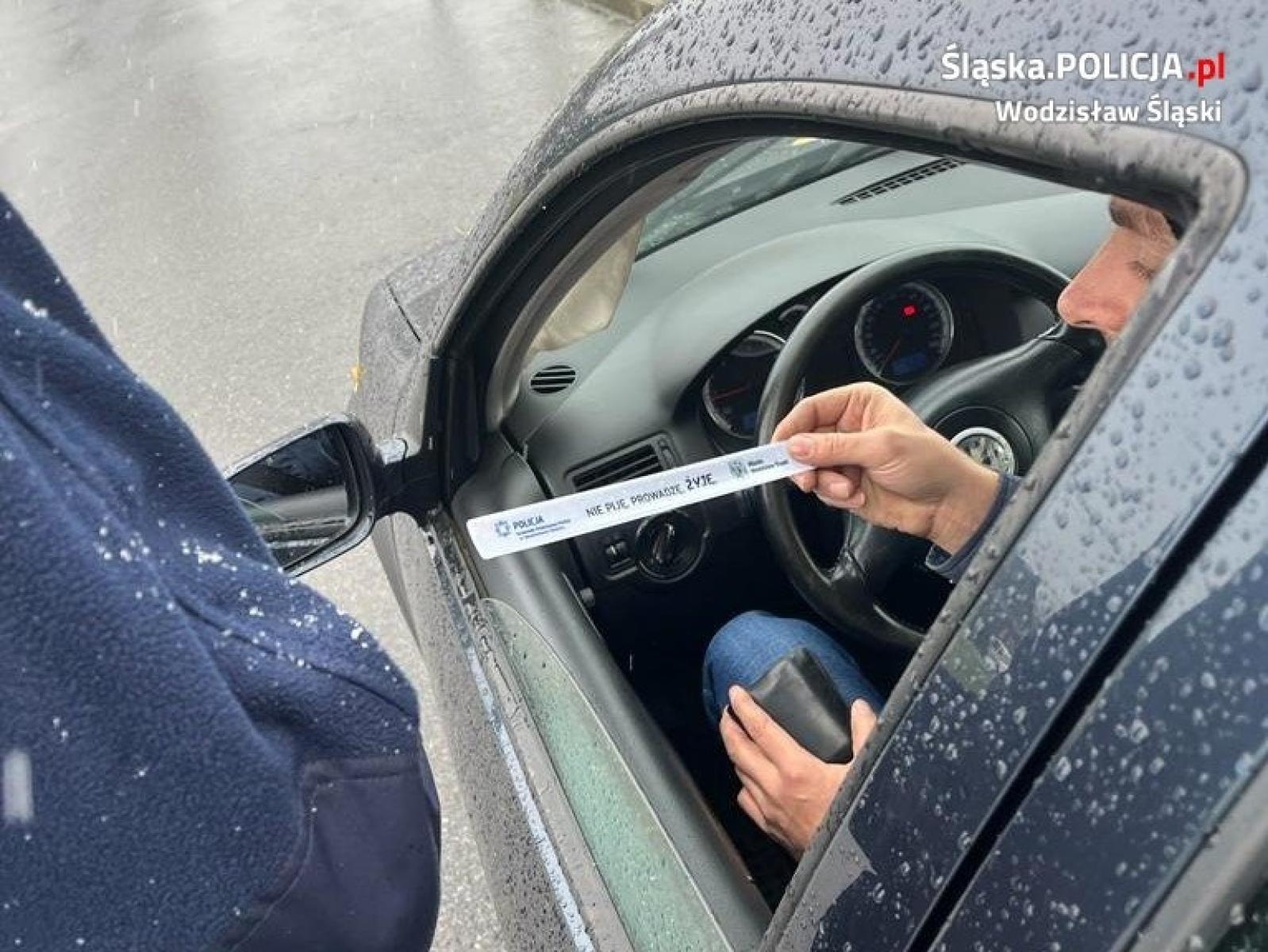 Zdjęcie w galerii na portalu naszwodzislaw.com: Działania policji w Światowy Dzień Pamięci Ofiar Wypadków Drogowych wiadomości z regionu