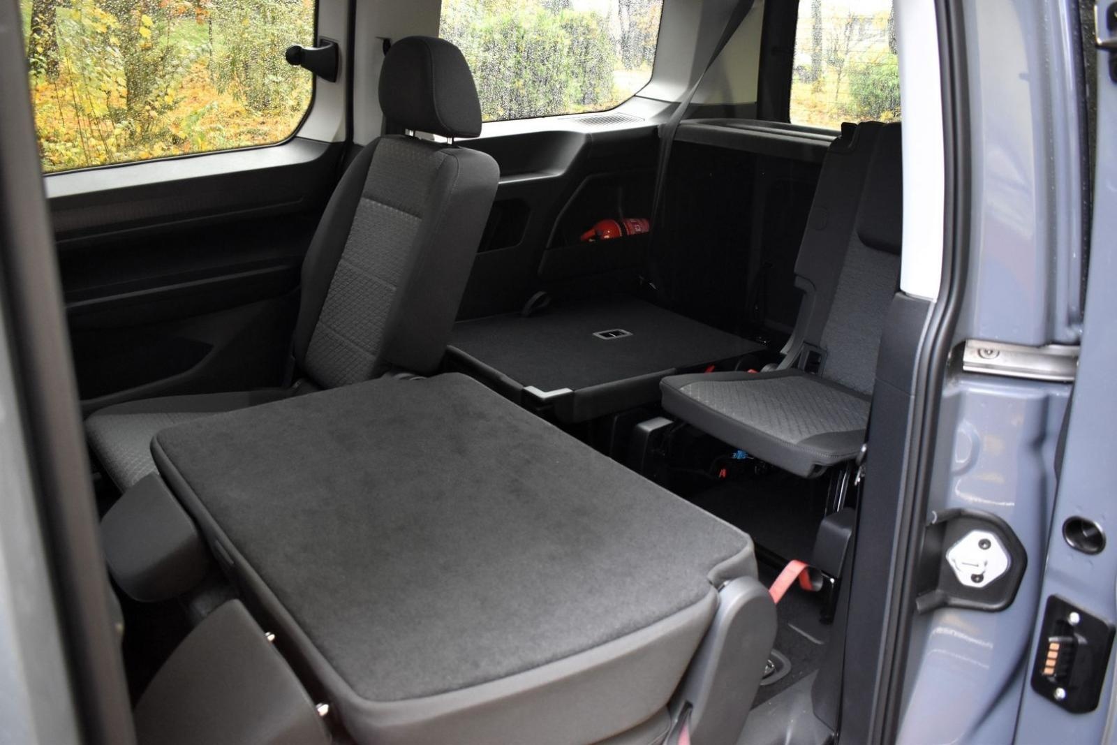 Zdjęcie w galerii na portalu naszwodzislaw.com: Nowy samochód na służbie placówek opiekuńczo-wychowawczych wiadomości z regionu