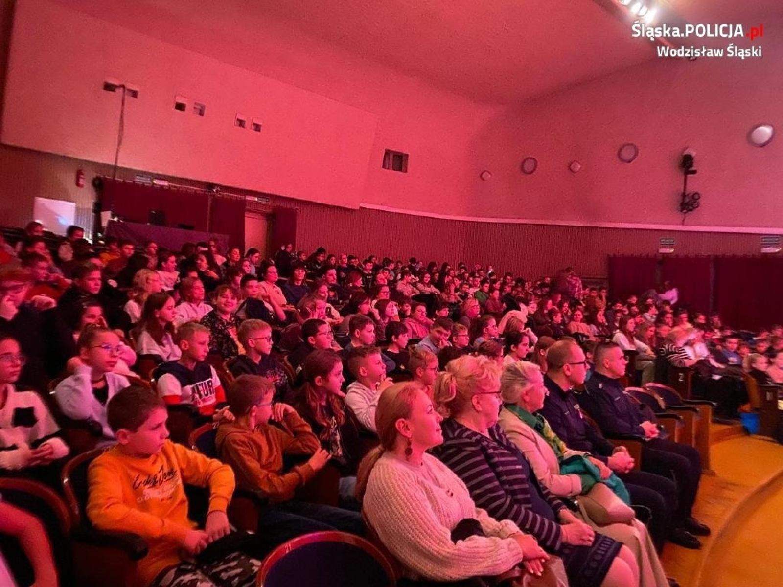 Zdjęcie w galerii na portalu naszwodzislaw.com: Kolejna edycja kampanii profilaktycznej Z głową w sieci  wiadomości z regionu