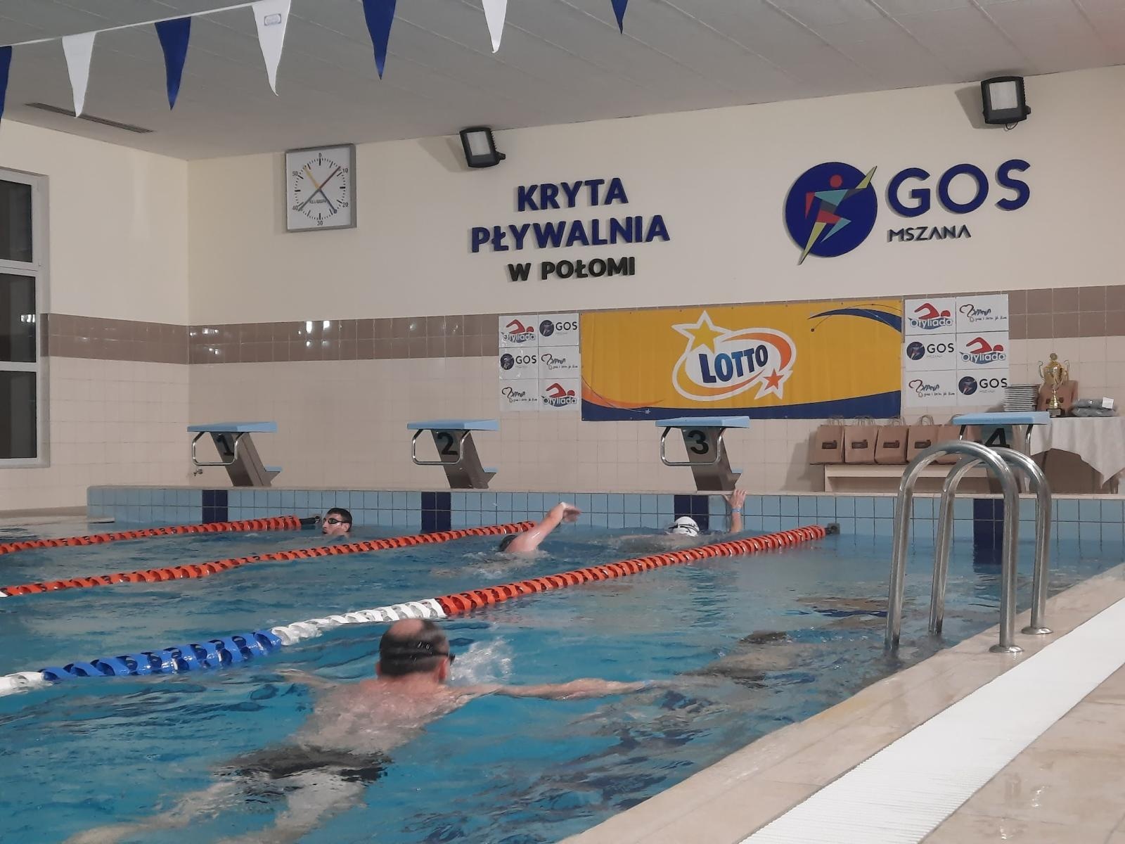 Zdjęcie w galerii na portalu naszwodzislaw.com: Połomia gospodarzem ogólnopolskiego nocnego maratonu pływackiego - jako jedyna w regionie wiadomości z regionu