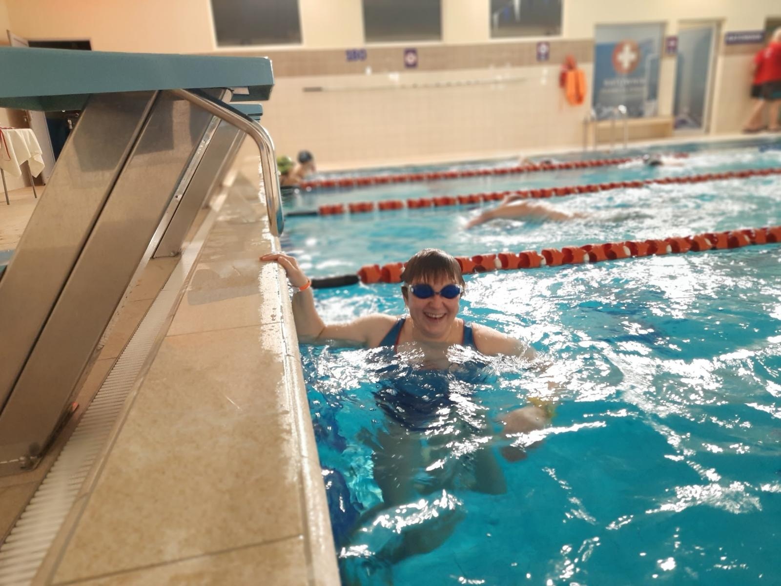 Zdjęcie w galerii na portalu naszwodzislaw.com: Połomia gospodarzem ogólnopolskiego nocnego maratonu pływackiego - jako jedyna w regionie wiadomości z regionu