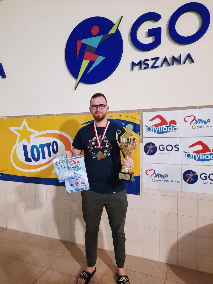 Zdjęcie w galerii na portalu naszwodzislaw.com: Połomia gospodarzem ogólnopolskiego nocnego maratonu pływackiego - jako jedyna w regionie wiadomości z regionu