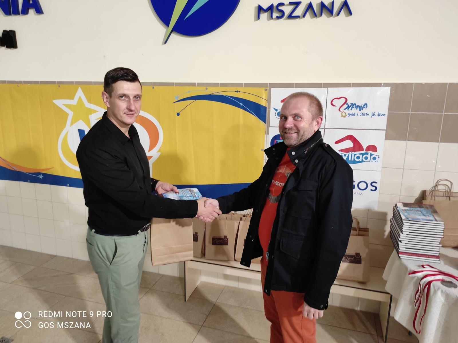 Zdjęcie w galerii na portalu naszwodzislaw.com: Połomia gospodarzem ogólnopolskiego nocnego maratonu pływackiego - jako jedyna w regionie wiadomości z regionu