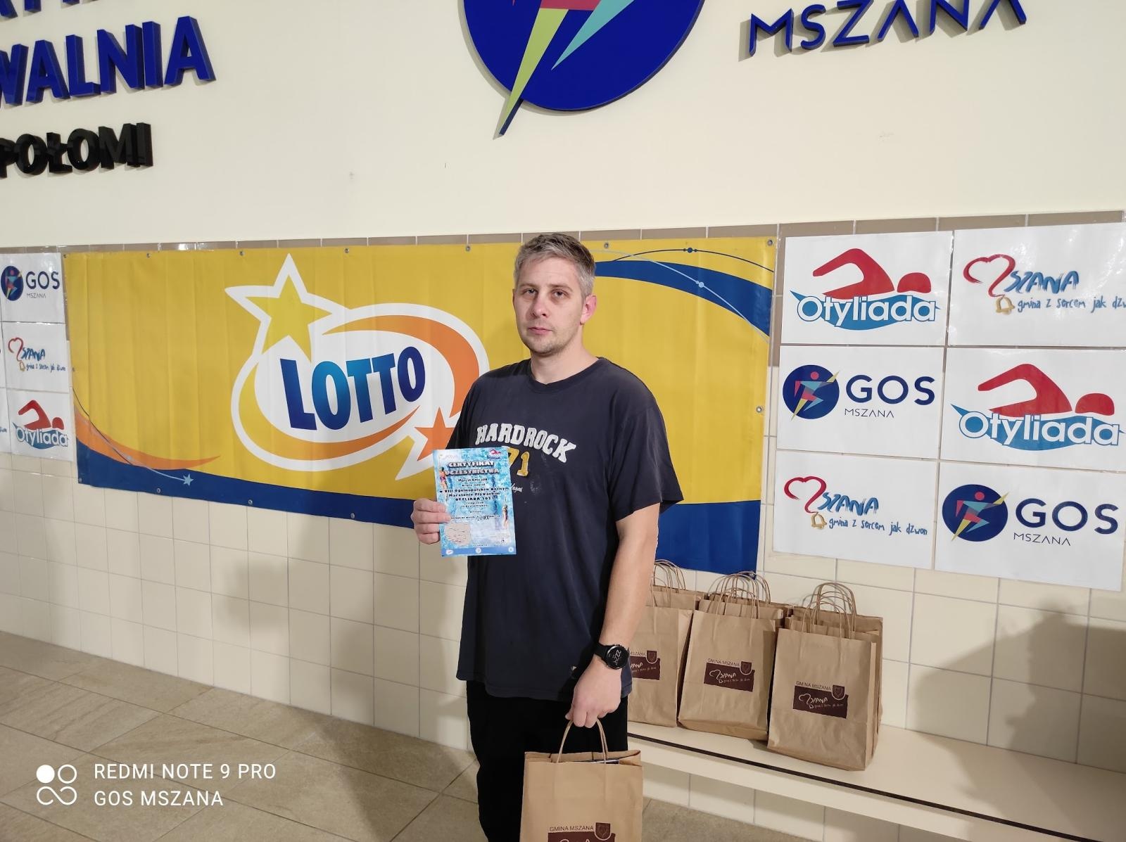 Zdjęcie w galerii na portalu naszwodzislaw.com: Połomia gospodarzem ogólnopolskiego nocnego maratonu pływackiego - jako jedyna w regionie wiadomości z regionu