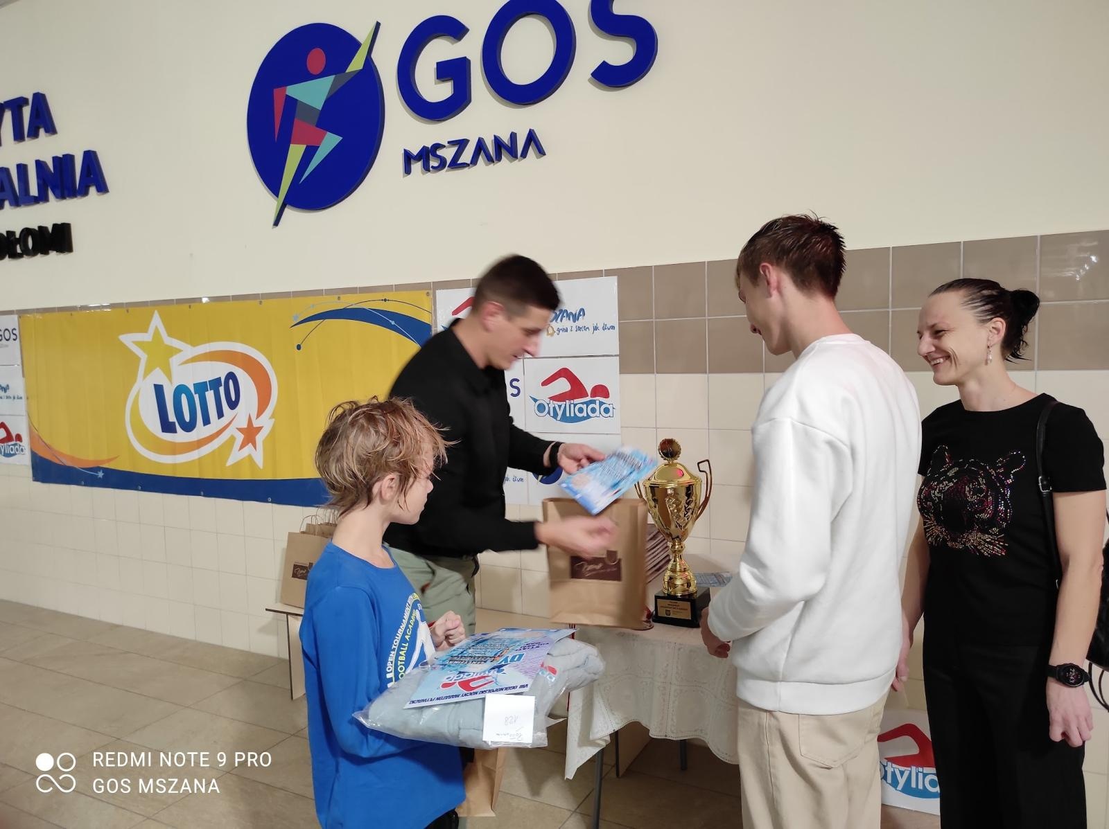 Zdjęcie w galerii na portalu naszwodzislaw.com: Połomia gospodarzem ogólnopolskiego nocnego maratonu pływackiego - jako jedyna w regionie wiadomości z regionu