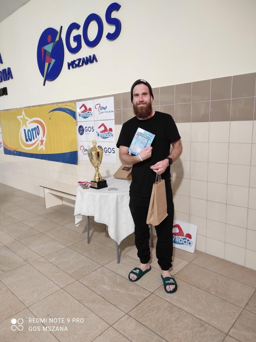 Zdjęcie w galerii na portalu naszwodzislaw.com: Połomia gospodarzem ogólnopolskiego nocnego maratonu pływackiego - jako jedyna w regionie wiadomości z regionu