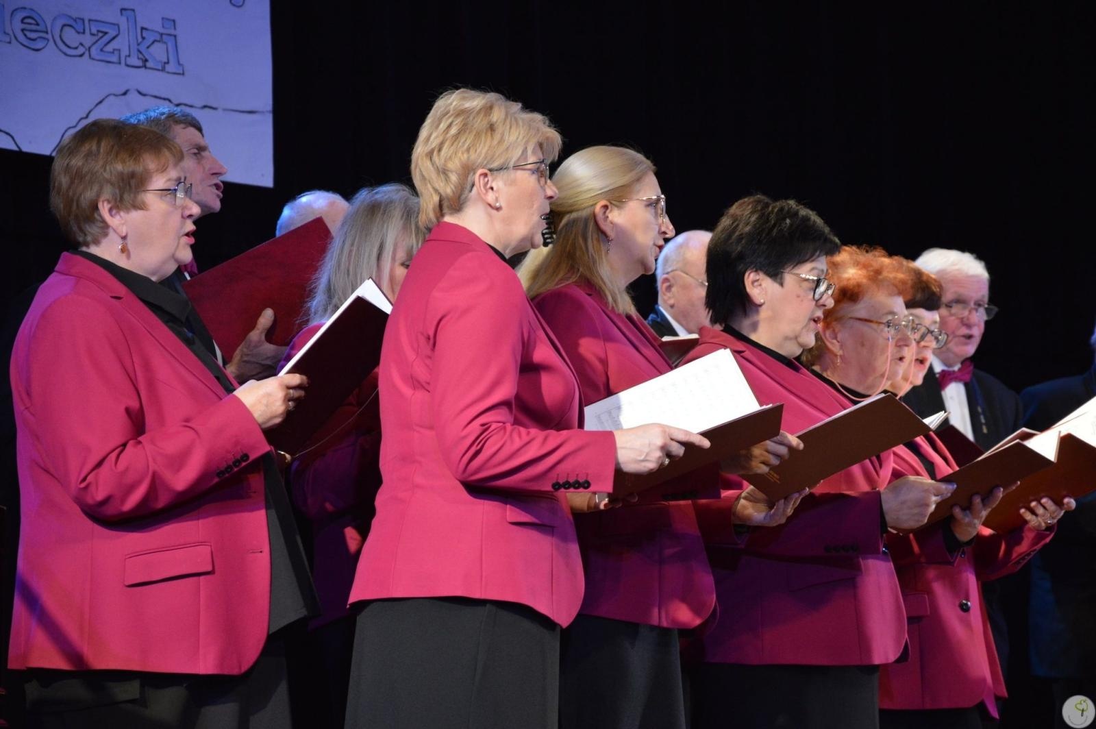 Zdjęcie w galerii na portalu naszwodzislaw.com: Listopadowe koncerty Chóru Jadwiga wiadomości z regionu