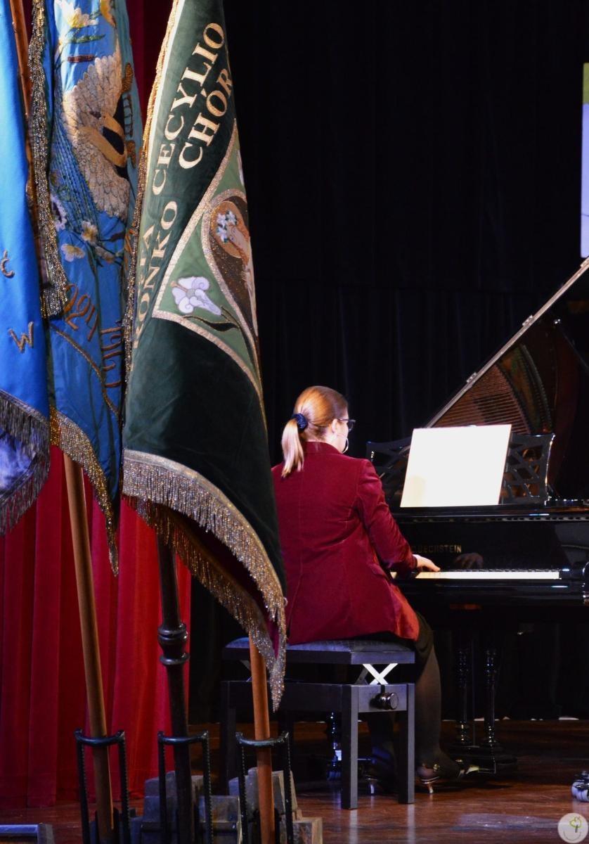 Zdjęcie w galerii na portalu naszwodzislaw.com: Listopadowe koncerty Chóru Jadwiga wiadomości z regionu