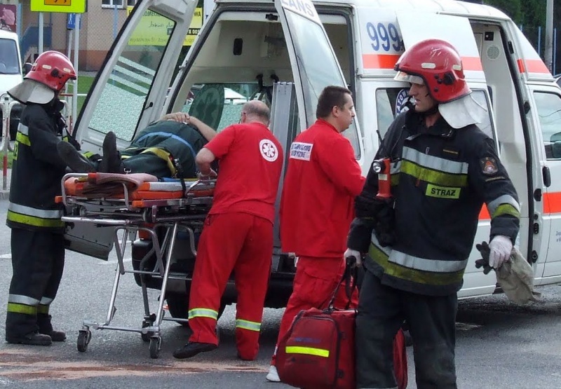 Zdjęcie w galerii na portalu naszwodzislaw.com: W Zawadzie zderzyły się dwie osobówki wiadomości z regionu