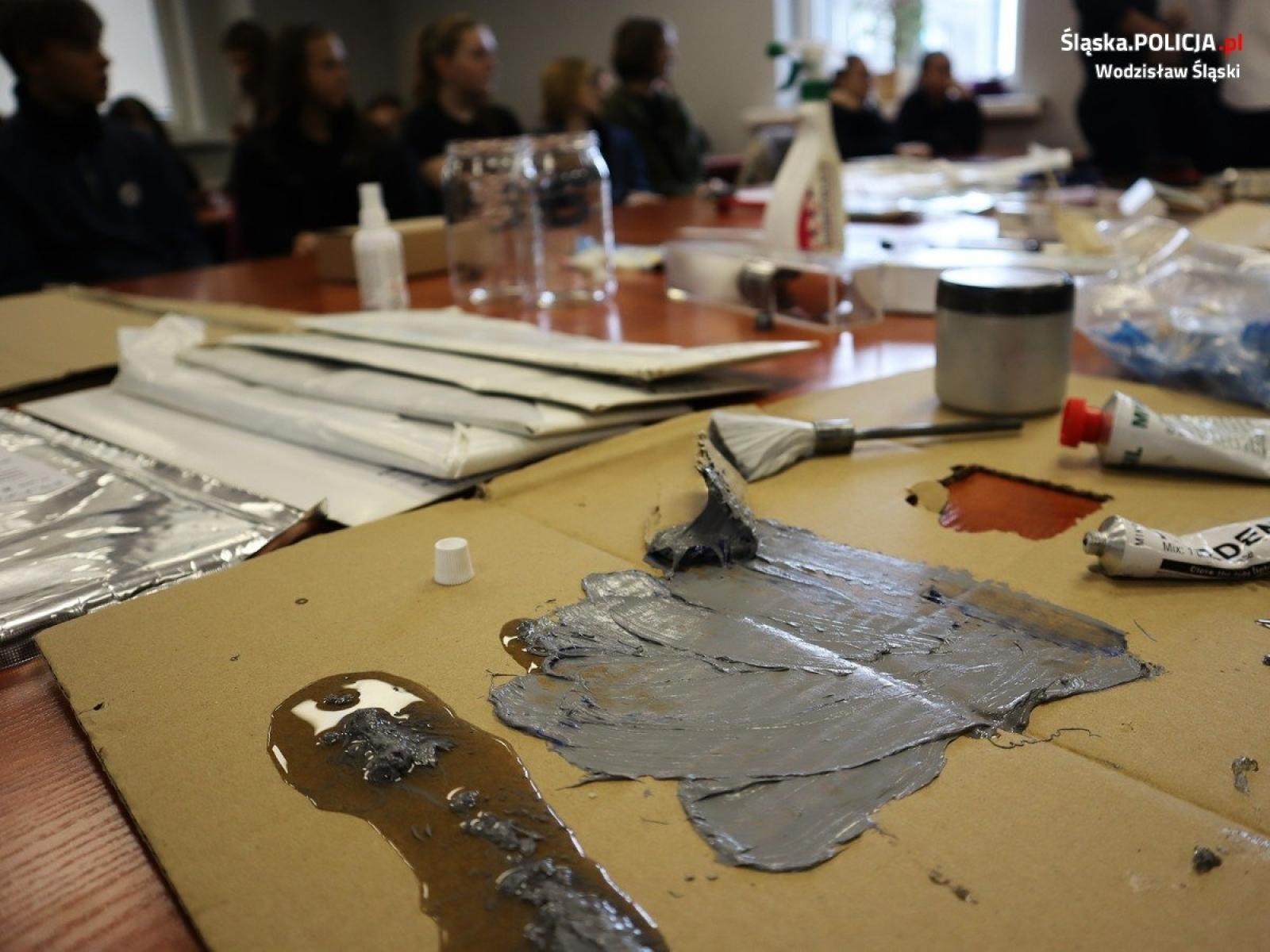 Zdjęcie w galerii na portalu naszwodzislaw.com: Wizyta uczniów klas policyjnych w wodzisławskiej jednostce  wiadomości z regionu