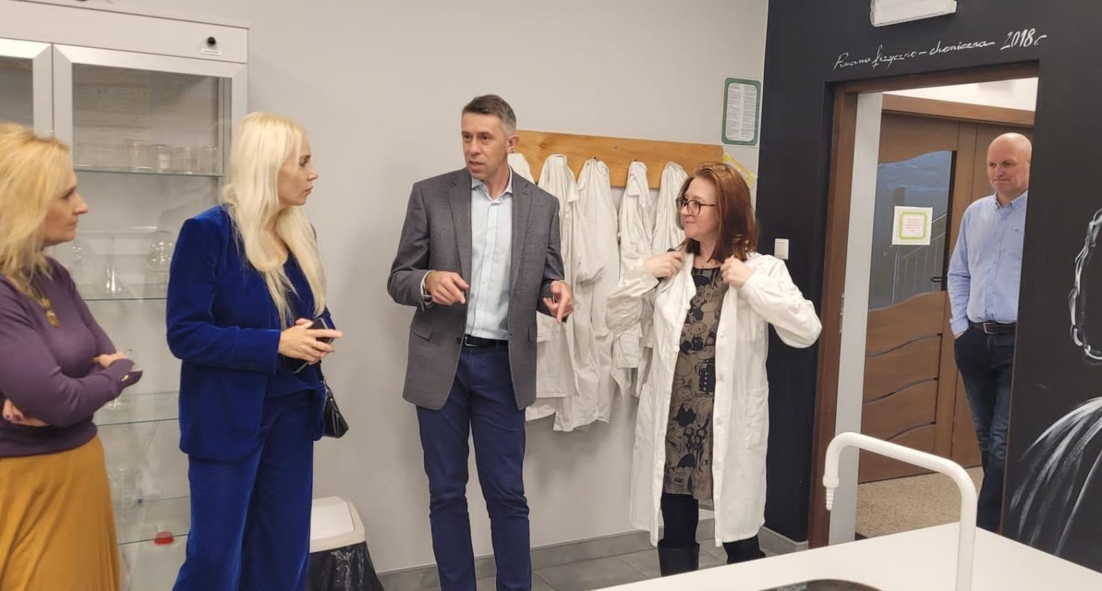 Zdjęcie w galerii na portalu naszwodzislaw.com: Profesor Marlena Plebańska szkoliła wodzisławskich nauczycieli wiadomości z regionu