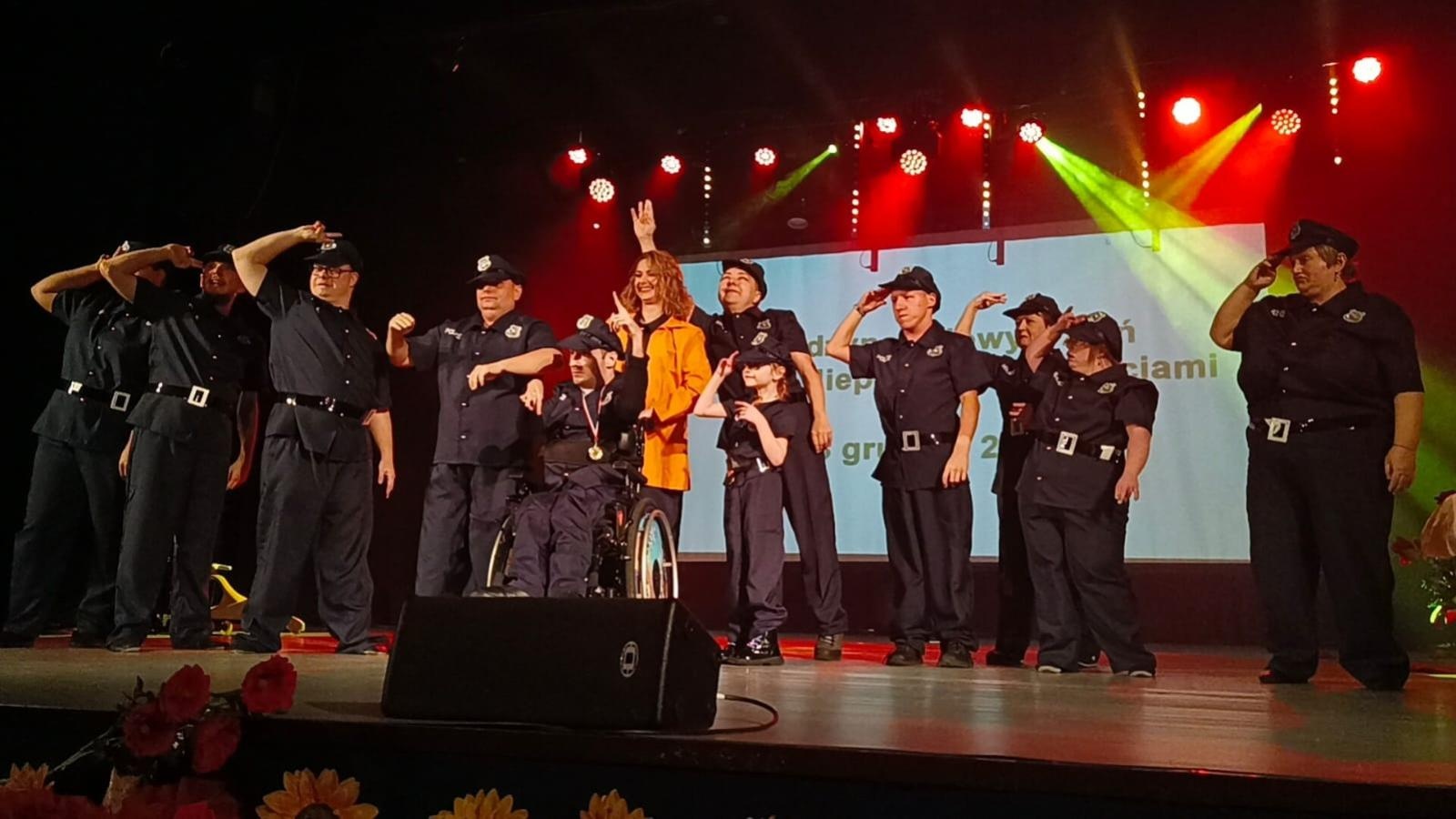 Zdjęcie w galerii na portalu naszwodzislaw.com: Światowy dzień osób niepełnosprawnych połączony z jubileuszem Radości Życia wiadomości z regionu