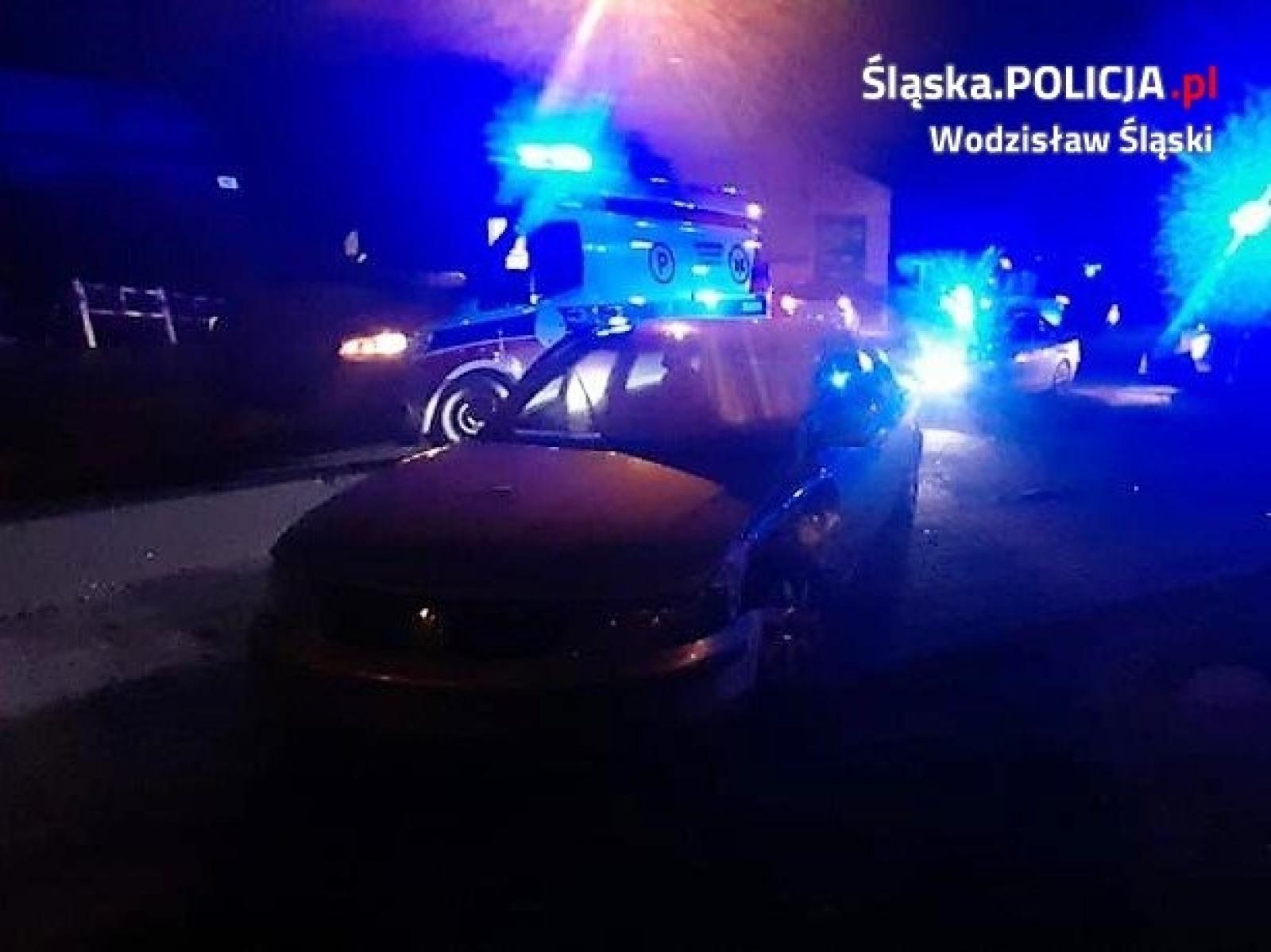 Zdjęcie w galerii na portalu naszwodzislaw.com: Volkswagen i renault zderzyły się w Połomi. Policja apeluje o ostrożność wiadomości z regionu