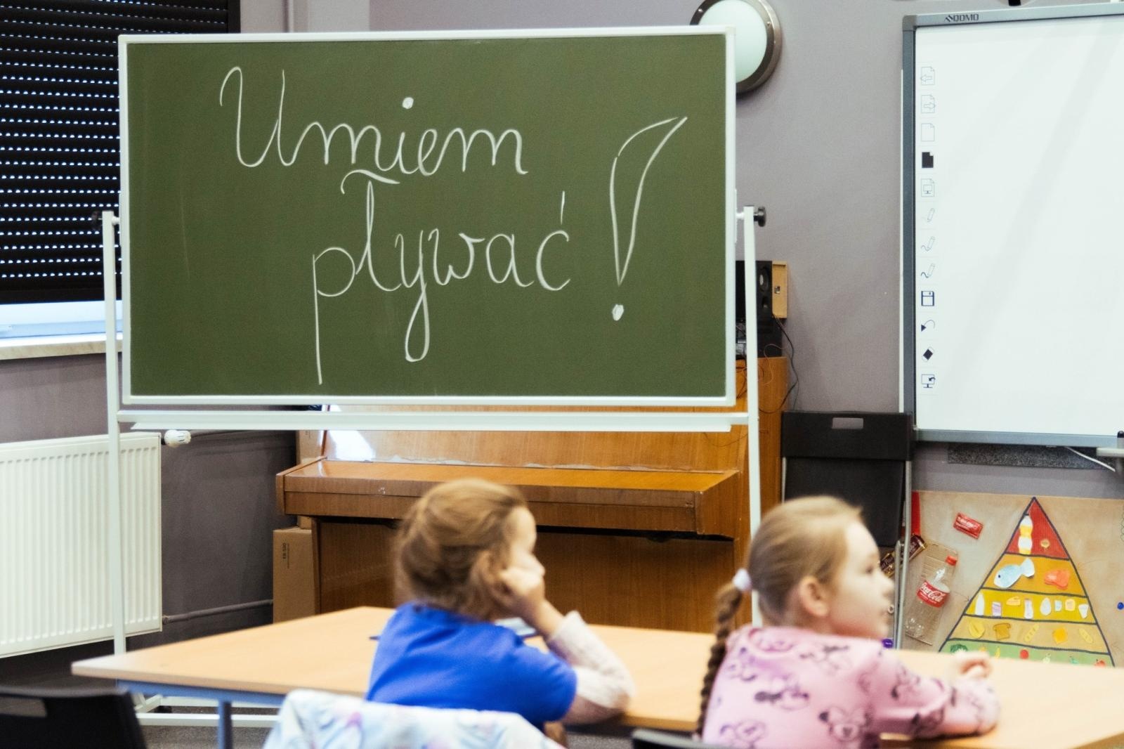 Zdjęcie w galerii na portalu naszwodzislaw.com: Projekt Umiem pływać dobiegł końca wiadomości z regionu