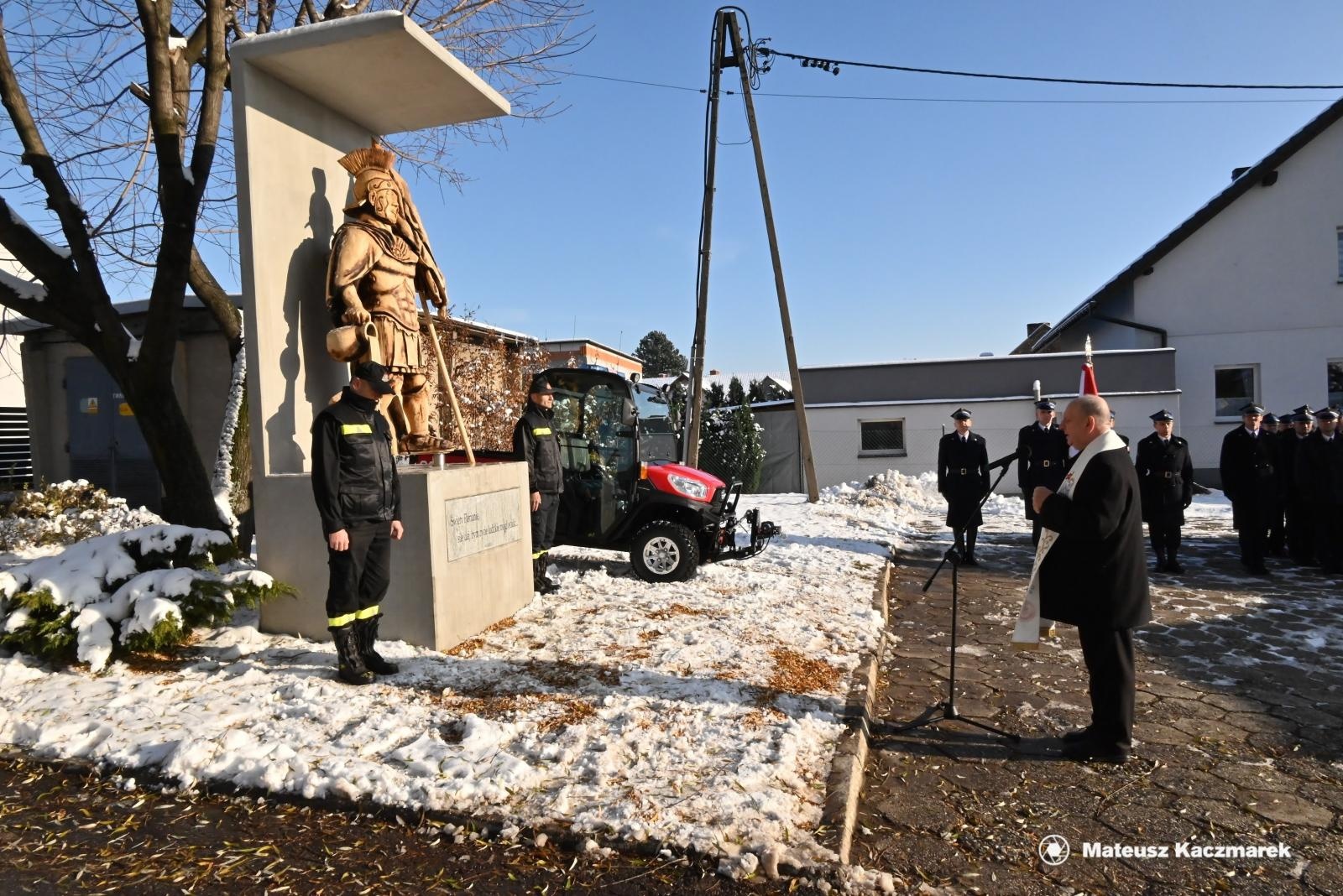 Zdjęcie w galerii na portalu naszwodzislaw.com: Obchody Narodowego Święta Niepodległości połączone z 70 rocznicą zawodowego pożarnictwa na ziemi wodzisławskiej wiadomości z regionu