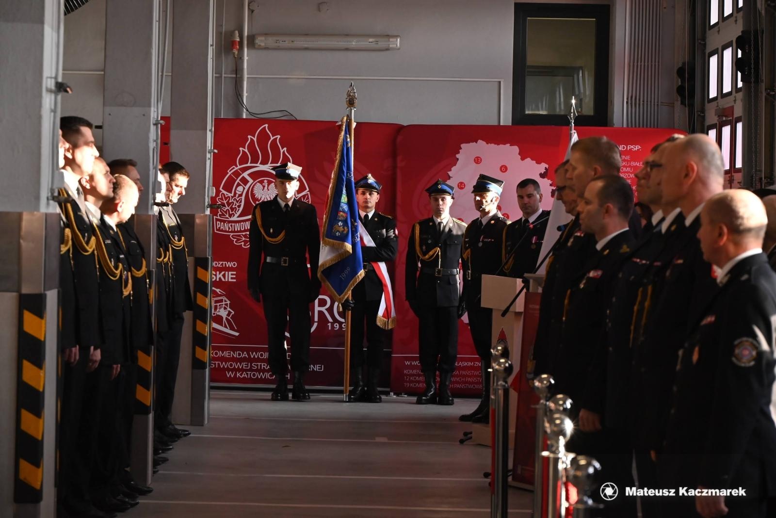 Zdjęcie w galerii na portalu naszwodzislaw.com: Obchody Narodowego Święta Niepodległości połączone z 70 rocznicą zawodowego pożarnictwa na ziemi wodzisławskiej wiadomości z regionu