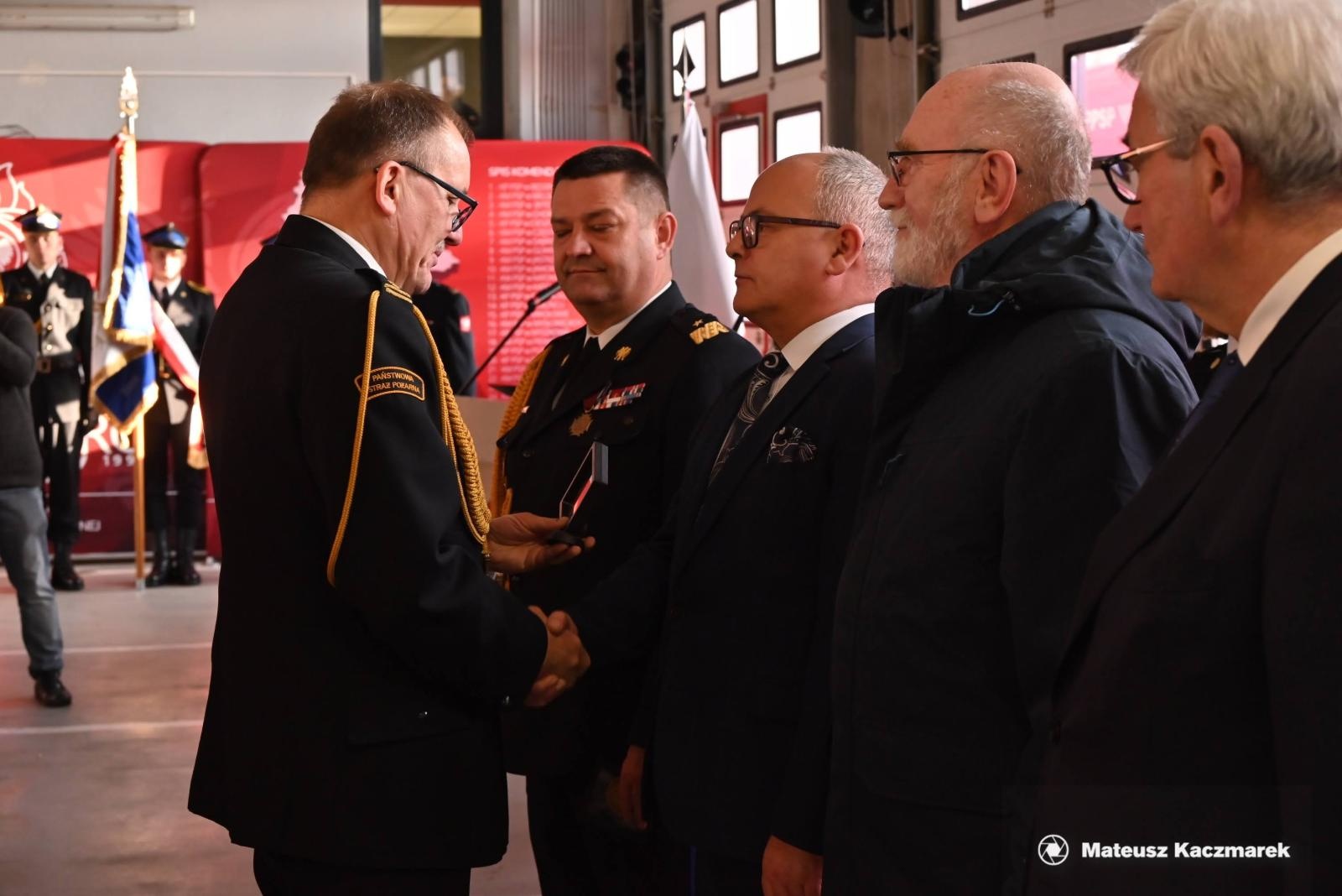 Zdjęcie w galerii na portalu naszwodzislaw.com: Obchody Narodowego Święta Niepodległości połączone z 70 rocznicą zawodowego pożarnictwa na ziemi wodzisławskiej wiadomości z regionu