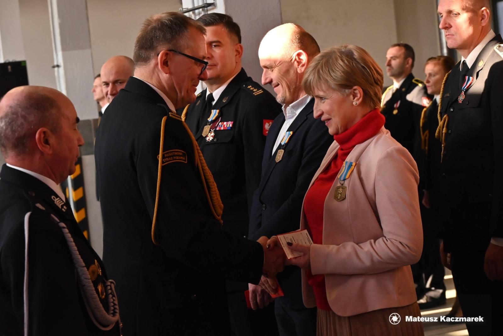 Zdjęcie w galerii na portalu naszwodzislaw.com: Obchody Narodowego Święta Niepodległości połączone z 70 rocznicą zawodowego pożarnictwa na ziemi wodzisławskiej wiadomości z regionu