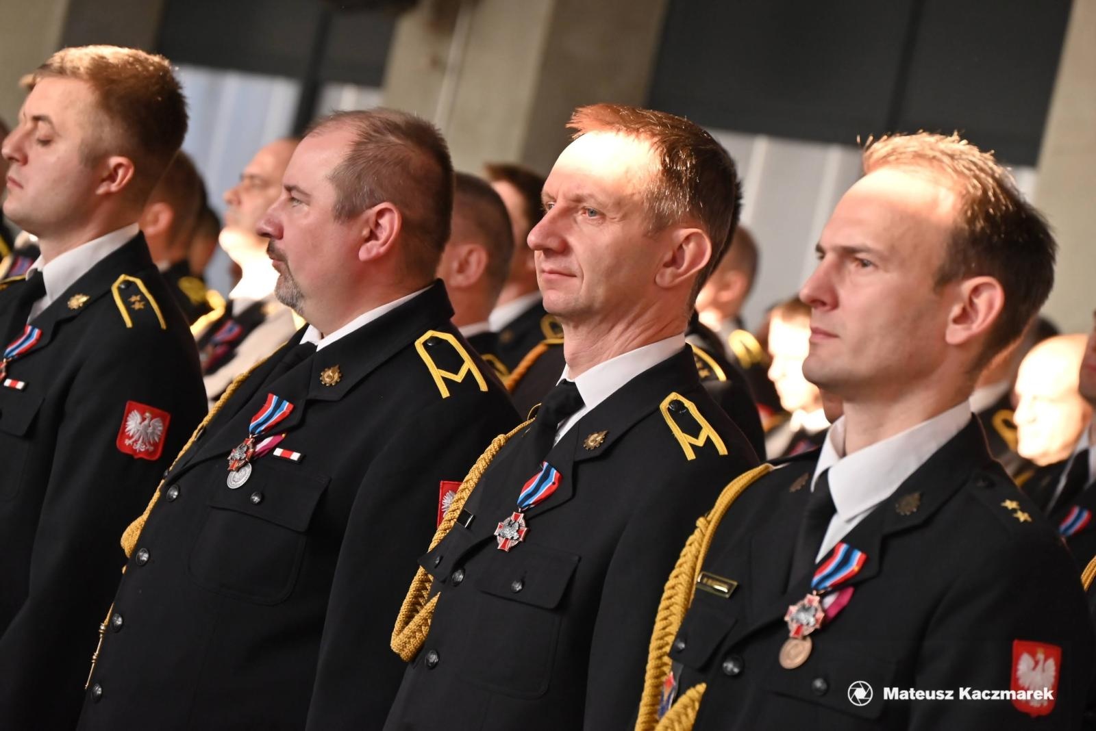 Zdjęcie w galerii na portalu naszwodzislaw.com: Obchody Narodowego Święta Niepodległości połączone z 70 rocznicą zawodowego pożarnictwa na ziemi wodzisławskiej wiadomości z regionu