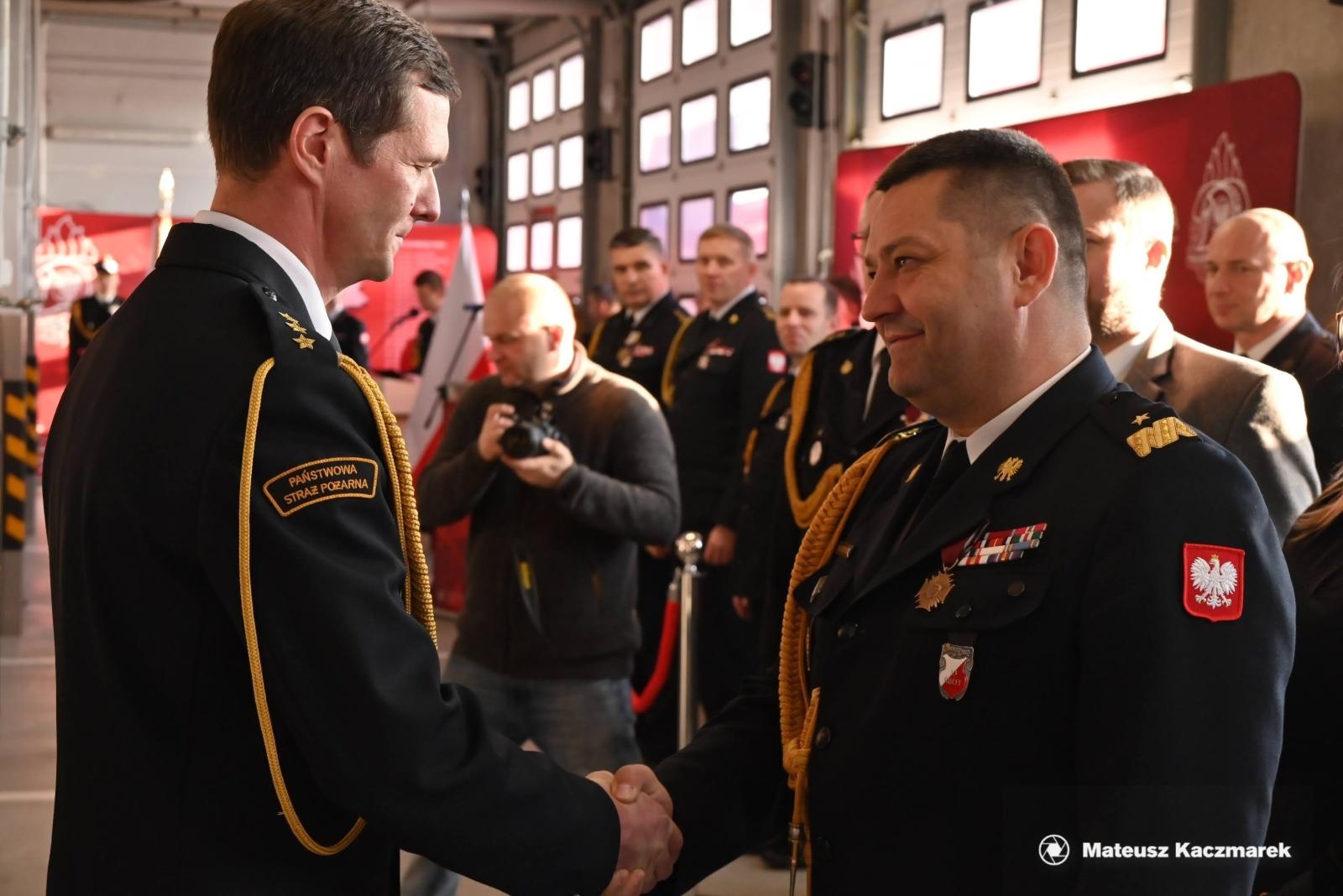 Zdjęcie w galerii na portalu naszwodzislaw.com: Obchody Narodowego Święta Niepodległości połączone z 70 rocznicą zawodowego pożarnictwa na ziemi wodzisławskiej wiadomości z regionu