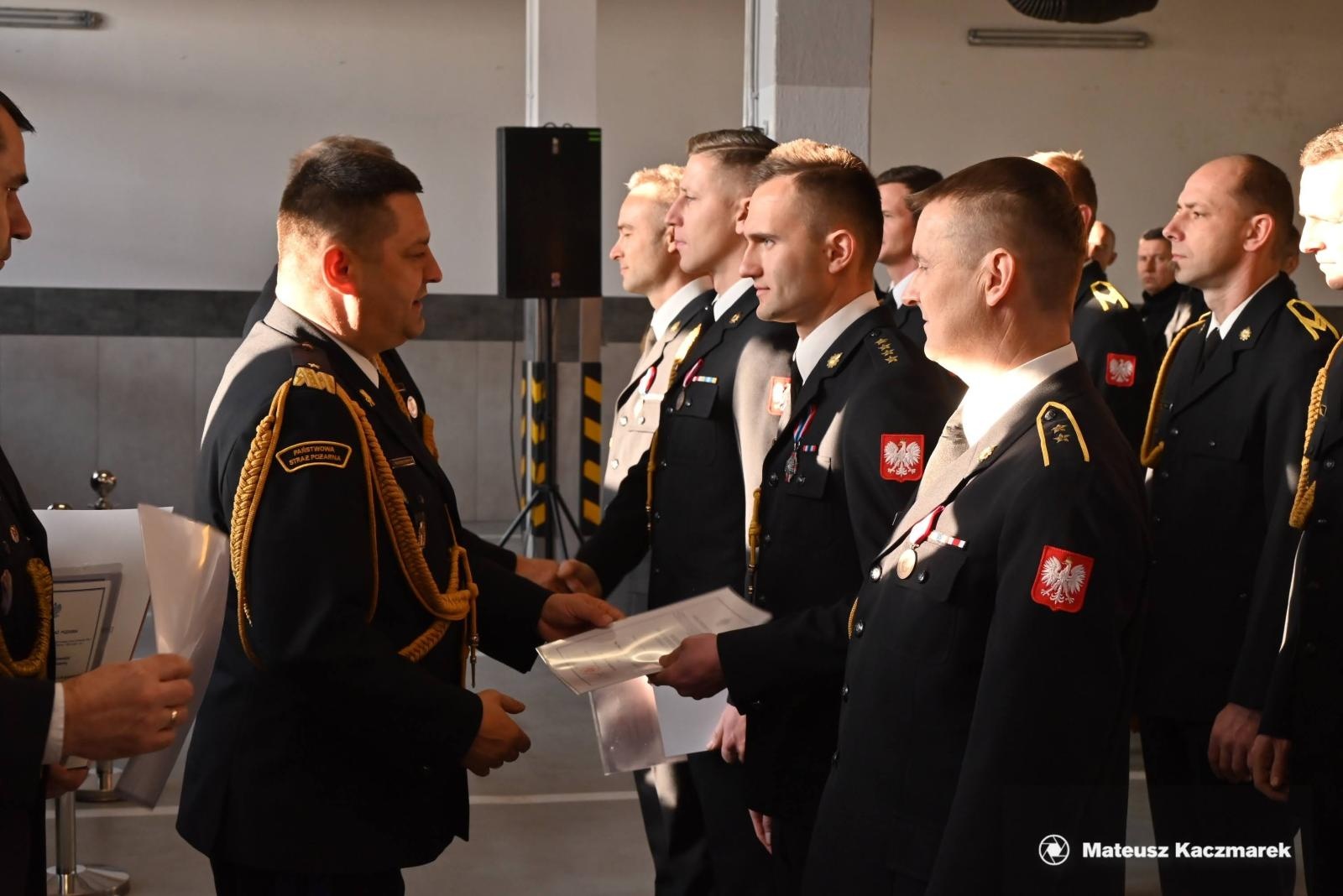 Zdjęcie w galerii na portalu naszwodzislaw.com: Obchody Narodowego Święta Niepodległości połączone z 70 rocznicą zawodowego pożarnictwa na ziemi wodzisławskiej wiadomości z regionu