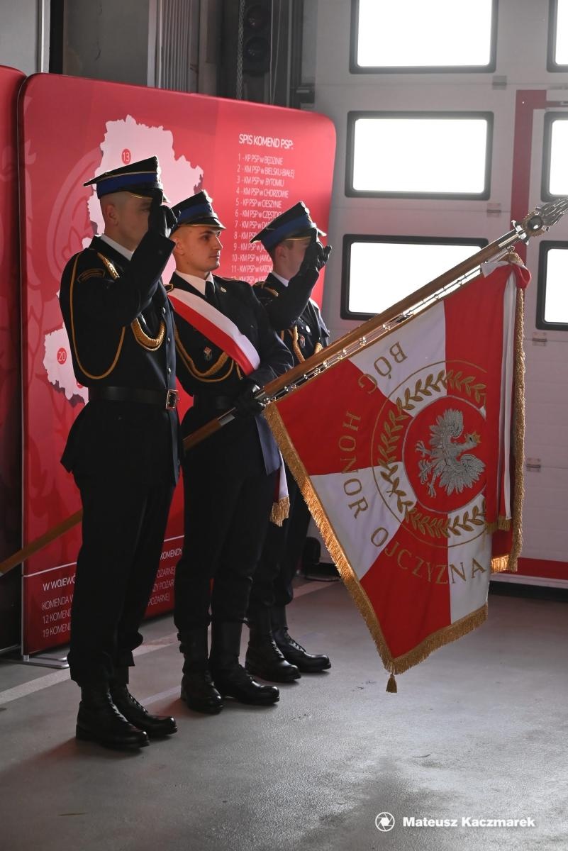 Zdjęcie w galerii na portalu naszwodzislaw.com: Obchody Narodowego Święta Niepodległości połączone z 70 rocznicą zawodowego pożarnictwa na ziemi wodzisławskiej wiadomości z regionu