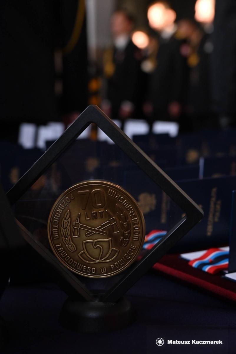 Zdjęcie w galerii na portalu naszwodzislaw.com: Obchody Narodowego Święta Niepodległości połączone z 70 rocznicą zawodowego pożarnictwa na ziemi wodzisławskiej wiadomości z regionu